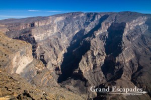 Spectacular hiking at Wadi Ghul, Oman's Grand Canyon, Jebel Shams