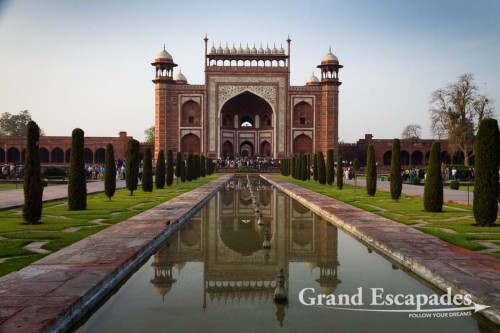 Gate to the Taj Mahal, Agra, Rajasthan, India