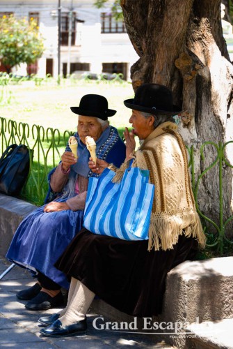 "Dos Senoras" enjoying an ice cream in the Parque Libertador Simon Bolivar on a Sunday morning, Sucre, Bolivia