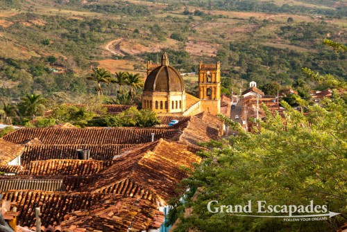 This is the perfect place to relax and & chill out: quiet, very few travellers, at least during the week when Colombian visitors are not around and no party hostels. The whole purpose of coming here is to stroll through the cobbled streets, marvel at the unique colonial architecture and drop in a few churches