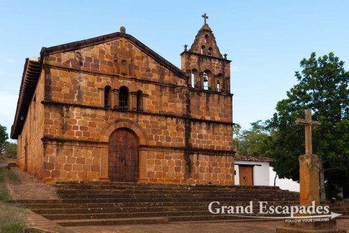 This is the perfect place to relax and & chill out: quiet, very few travellers, at least during the week when Colombian visitors are not around and no party hostels. The whole purpose of coming here is to stroll through the cobbled streets, marvel at the unique colonial architecture and drop in a few churches