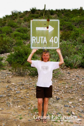After leaving Quilmes, we started travelling on the famous Ruta 40, the longest road in Argentina with over 4.700 kilometres. It basically runs through all of Argentina. It starts in San Salvador de Jujuy near the border to Bolivia and passes through amazing scenery before it ends in Tierra del Fuego.