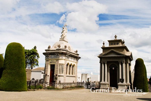 Probably the most beautiful place in Punta Arenas is the Cementerio Municipal, a large setting with everything from small untended graves to huge mausoleums