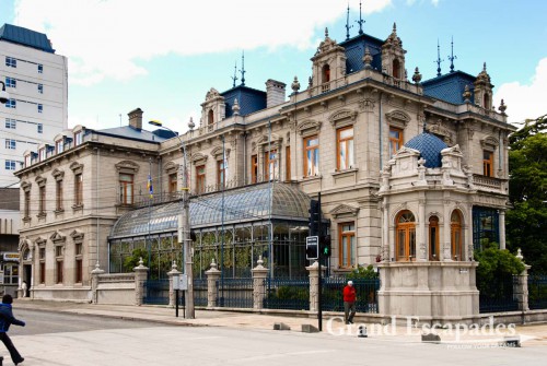 In the very centre of Punta Arenas, there are a few old mansions dating back to turn of the century when Punta Arena was the home of a number of "wool barons"