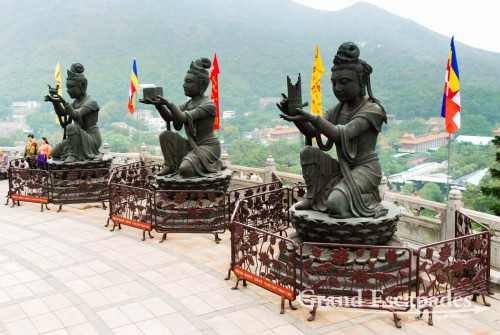 "The world's largest outdoor seated bronze Buddha sits serenely atop Ngong Plateau". This is the official tourism ad for this place on Lantau... Do not expect a quiet place, this is a major attraction for both Chinese and non-Chinese tourists! But it is truly impressive