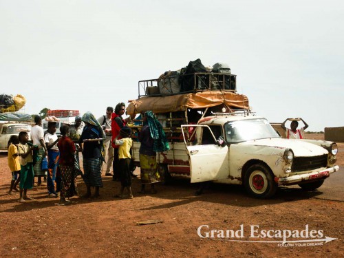 Baché Taxi on the way from Djenné to Ségou, Mali