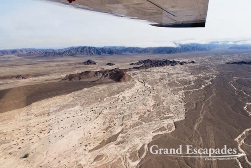 The desert of Nasca, 500 meters above sea level, is one of the driest places on earth ...