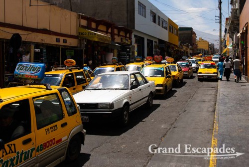 Traffic in Arequipa is just crazy, but almost only consists of small yellow taxis ...