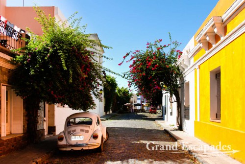 Truly colonial as its name suggests with abundant vegetation and a Mediterranean flair ... The tranquil and shady cobblestone streets underline the romantic ambiance - Old Colonial City of Colonia, Uruguay