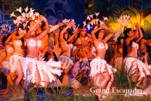 Tapati Rapa Nui, Estival de Cantos y Danzas Tradicionales (Traditional Singings and Dances Festival), Rapa Nui or Easter Island, Pacific