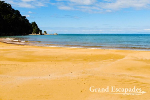 Golden beaches in the Abel Tasman National Parc, South Island, New Zealand