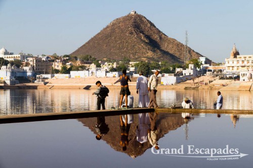 52 bathing Ghats surround Pushkar Lake, Pushkar, Rajasthan, India